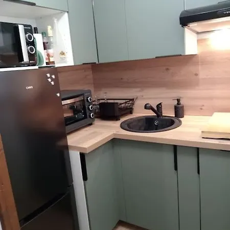 Jolie Maisonnette Dans Avec Piscine, Clim, Lave-linge, Lave-vaisselle Et Wifi Le Barcares