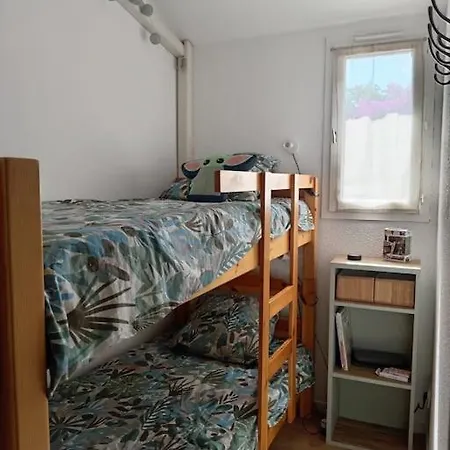 Jolie Maisonnette Dans Avec Piscine, Clim, Lave-linge, Lave-vaisselle Et Wifi Le Barcares