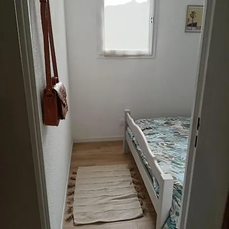Jolie Maisonnette Dans Avec Piscine, Clim, Lave-linge, Lave-vaisselle Et Wifi * Le Barcarès