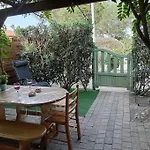 Jolie Maisonnette Dans Résidence Avec Piscine, Clim, Lave-linge, Lave-vaisselle Et Wifi