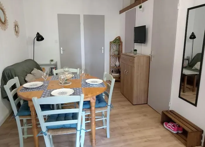 Hébergement de vacances Jolie Maisonnette Dans Résidence Avec Piscine, Clim, Lave-linge, Lave-vaisselle Et Wifi *
